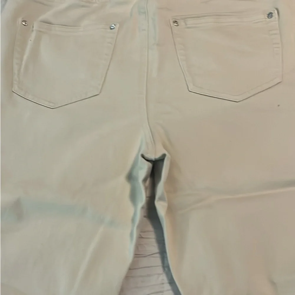 Belle by Kim Gravel Cream Capris with Eyelet & Fringe Hem - Picture 4 of 4